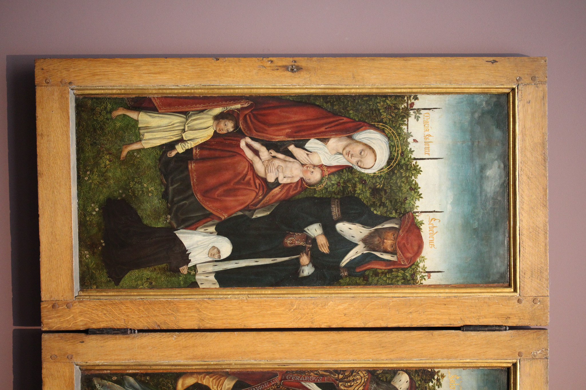 Painel de tríptico flamengo mostrando Maria Salomé com bebê no colo e Zebedeu ao lado, com crianças ao redor, circa século XV–XVI.